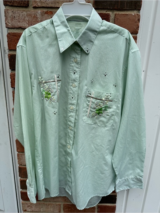 Tops - MiLi Designs? Woman's S Green Stripe Floral Appliqué Button Up Long Sleeve Shirt